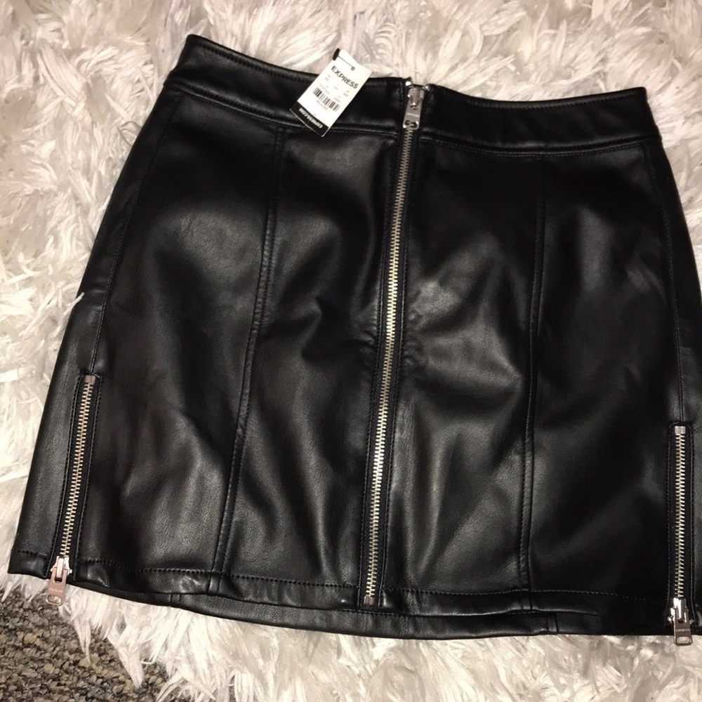 leather skirt